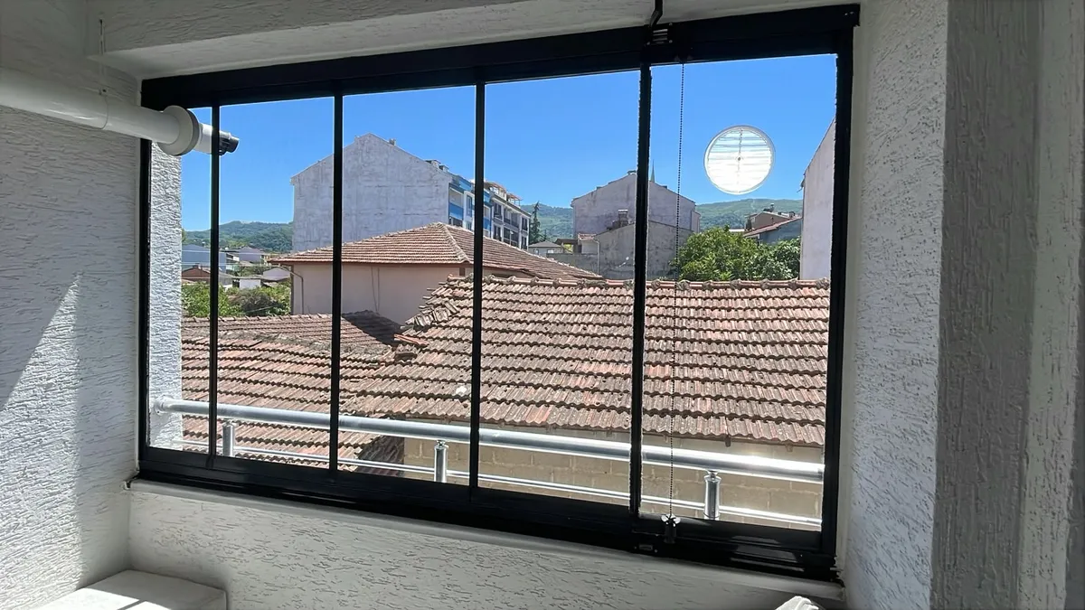 Cam Balkon